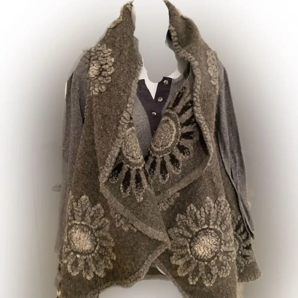 Fleur de Lis Wrap Swester Vest -S gray /gray embroidered, wool blend